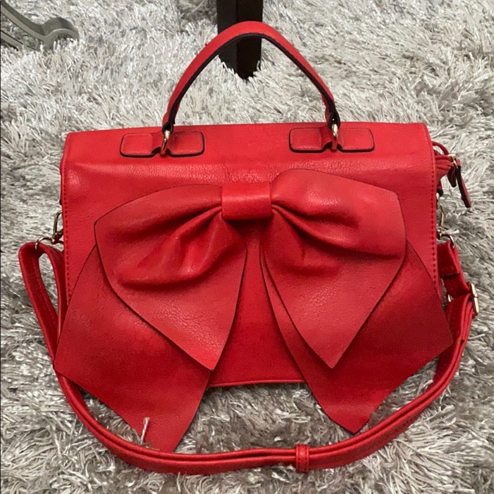 Red bow purse